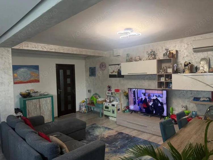 CASA DEOSEBITSA MOBILATA in stil italian ,zona podul VIORELE , teren 280 mp - 16