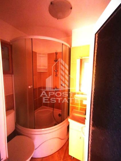 Apartament cu 3 camere, decomandat, 2 balcoane, 2 bai,etaj intermediar - 7