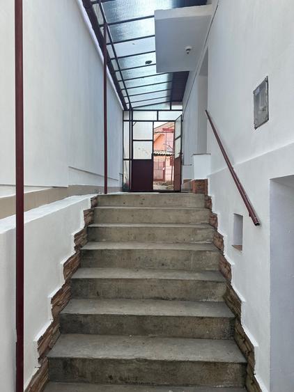 Casa singur in curte - 3 camere - teren 243 mp - zona Trei Stejari - 10