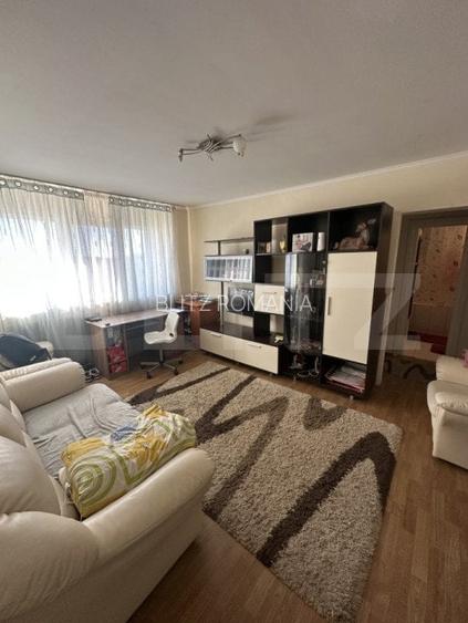 Apartament cu 3 camere,  84 mp, zona Micro 16
