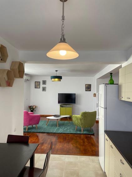 Inchiriez apartament superb 3 camere Cetate - doua parcari - 8