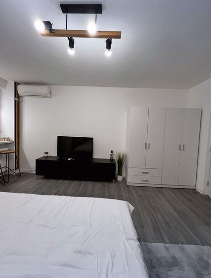 Inchiriez garsoniera Plaza Mall - 4