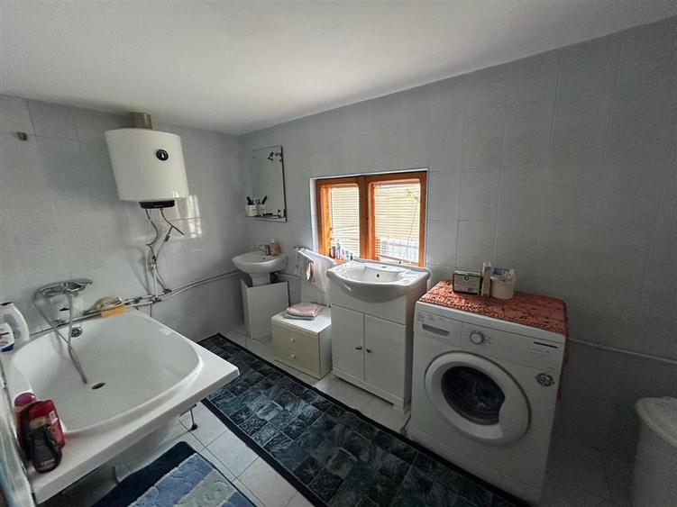 Casa de vanzare in Odobesti - 16