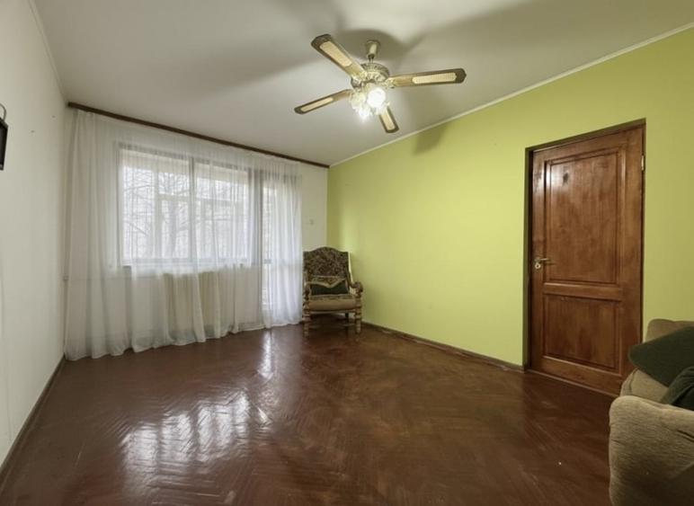 Apartament de vanzare cu 4 camere in Tomis Nord, Vedere parc, etaj 1 - 2