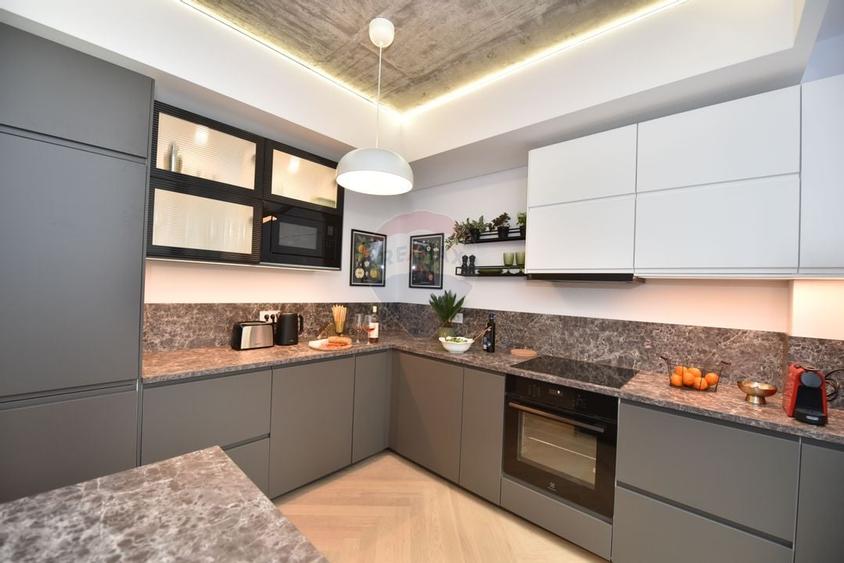 UNICAT | Apartament 3 camere imobil 2024 | Piata Universitatii - 8