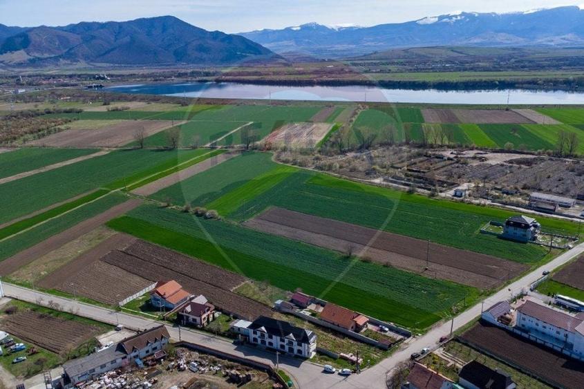 Teren Hateg / Strada Raul Mare ,jud Hunedoara - 4