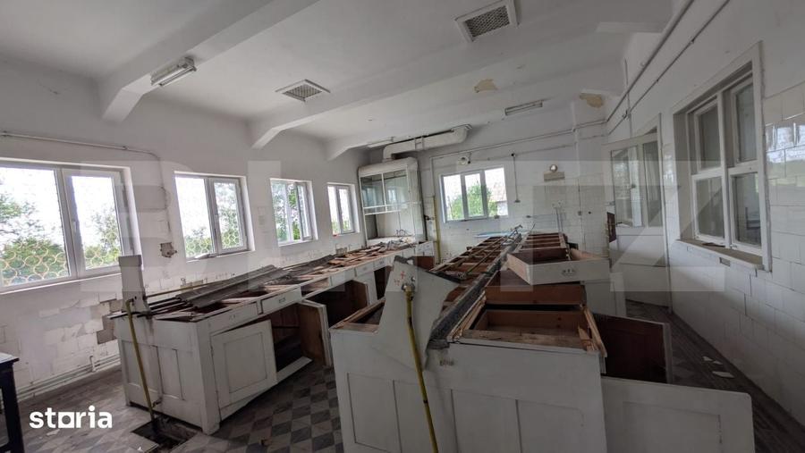 Casă cu 5 camere cu Teren 1216 Mp în Central
