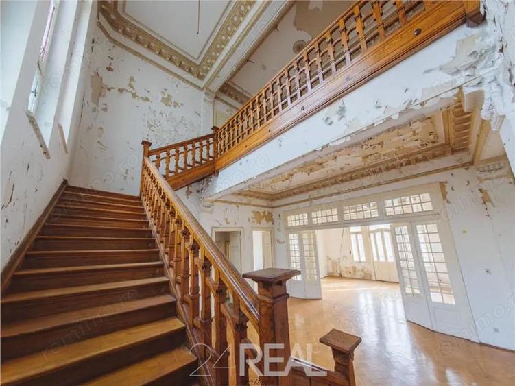 Inchiriere vila interbelica in zona stradala, ultracentrala - 1