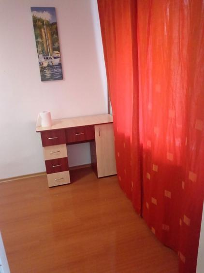 Inchiriez apartament - 2