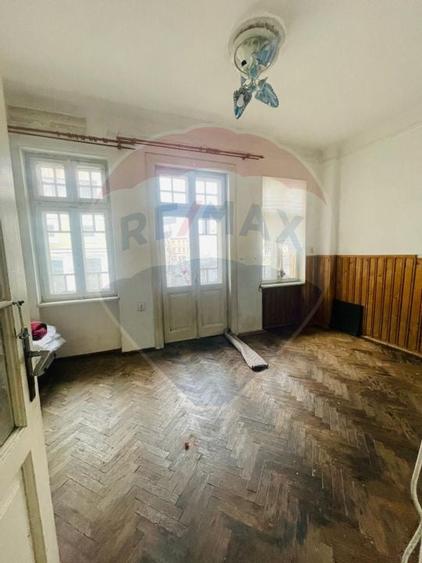 Casă / Vilă Piata Unirii - 6