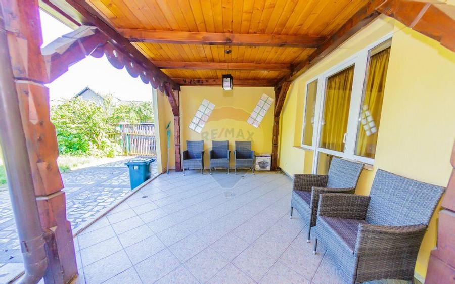 Casa cu 7 camere de vanzare la drumul principal cu 2 in... - 9