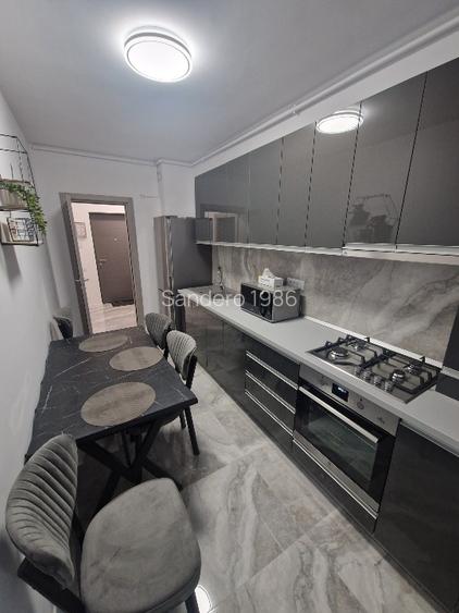 Proprietar închiriez apart 2cam în Cartierul Solar, ,loc parcare,prima închirier