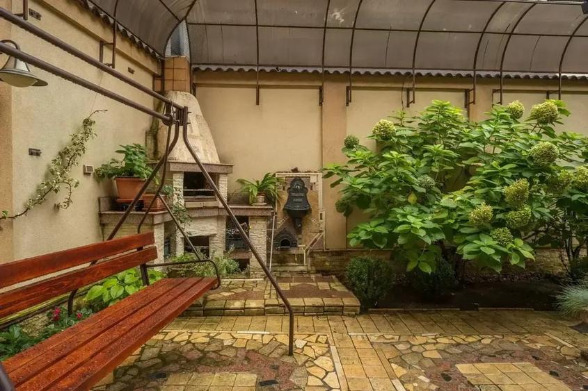 Vila de Lux ideal familie / sediu de firma in zona centrala - 23