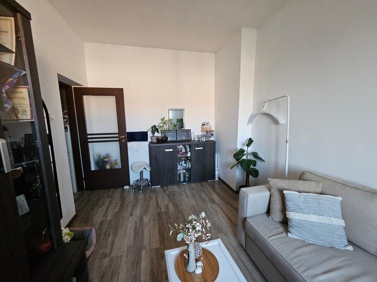 Apartament 2 camere, decomandat, etaj 2 din 2, cu pod, zona Aeroport, comision 0 - 3