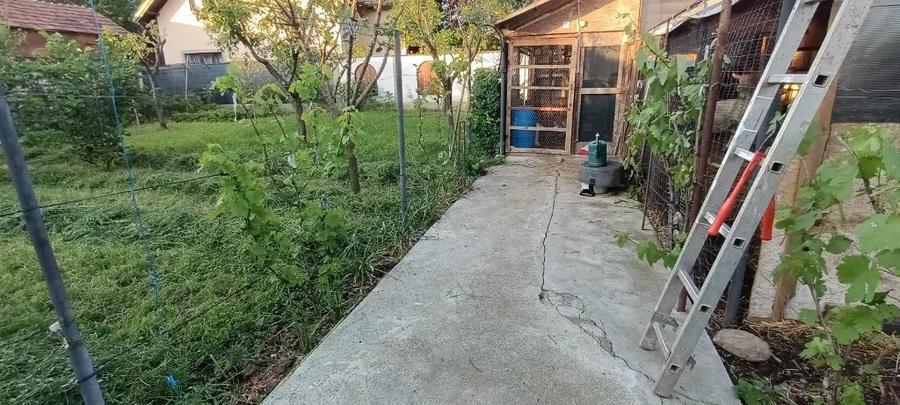 Vand casa cu teren in zona Titu - 17