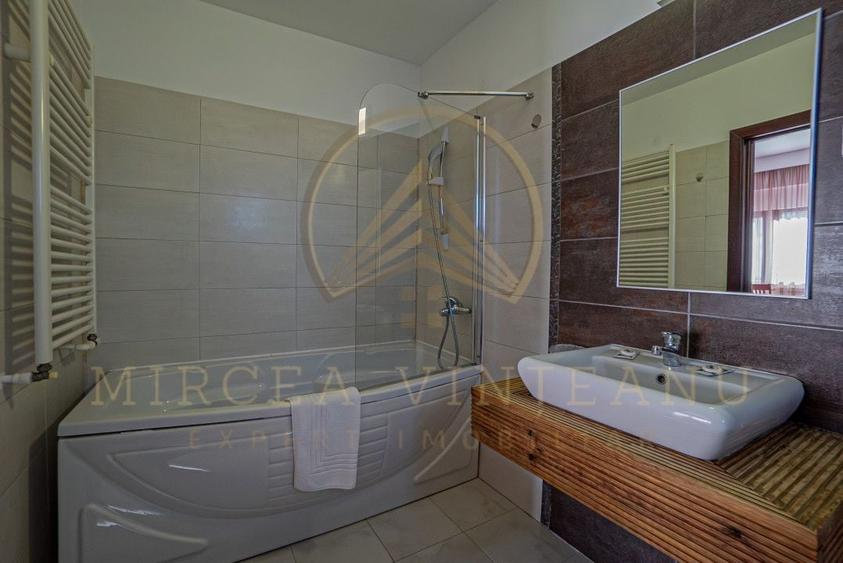 Hotel 3 Stele de Vânzare la  Delfinariu, aproape de Mamaia - 32