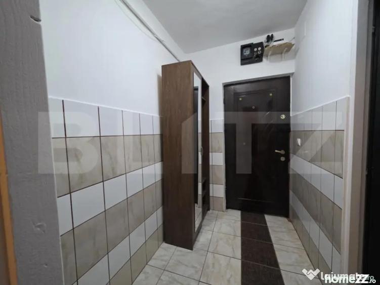 Apartament de vanzare 2 camere, 36 mp, zona Carpati 1 - 3
