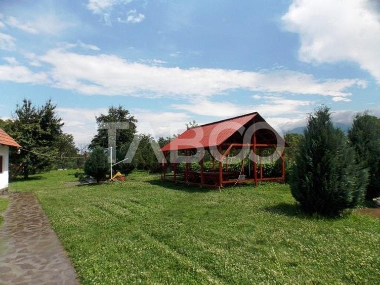 Pensiune la cheie 13 camere  15 locuri parcare si teren 3000 mp - 7