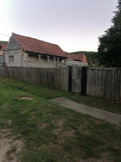 Casă și teren de vânzare - 6