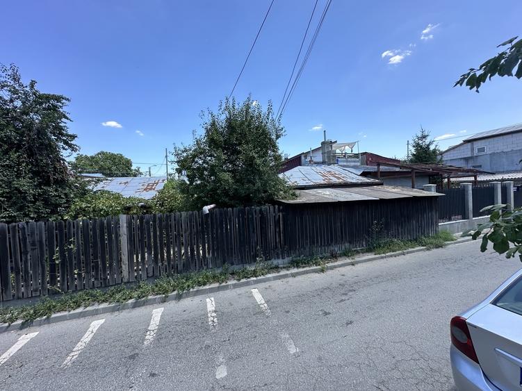 Rahova, Sos Alexandriei, Dr. Luptatorilor Antifascisti, casa batraneasca - 2