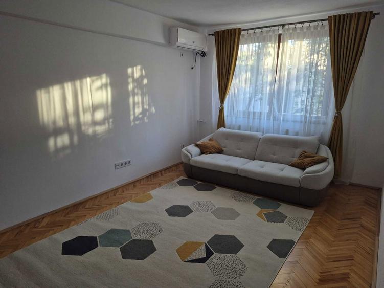 De inchiriat apartament cu 3 camere in zona Rogerius, 70 mp, etaj 1, semidecomandat, complet mobilat si utilat - 1