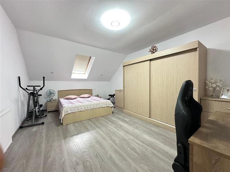 Casa 4 camere 2 bai balcon zona Terezian - 9