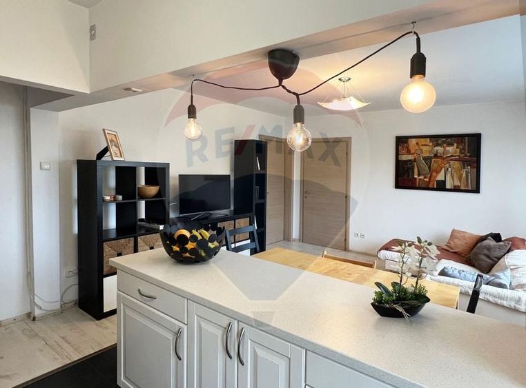 Vanzare apartament spatios,  3 camere - Metrou 1Mai - 19