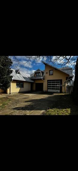 Casa de Vanzare! Cu toate utilitatile,gradina ,2 garaj, - 2