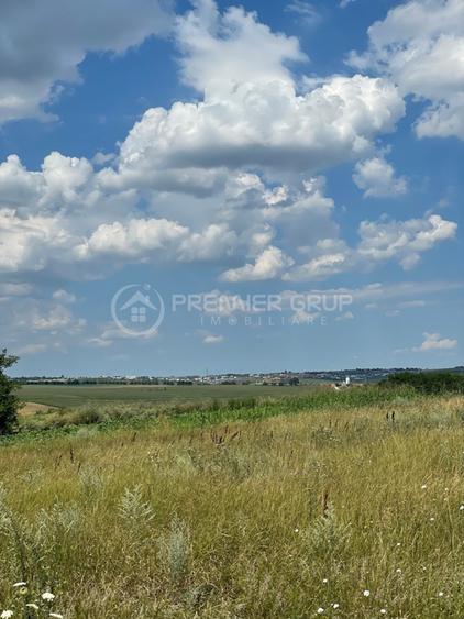 Teren extravilan cu deschidere la 2 drumuri - Miroslava 4500mp - 2