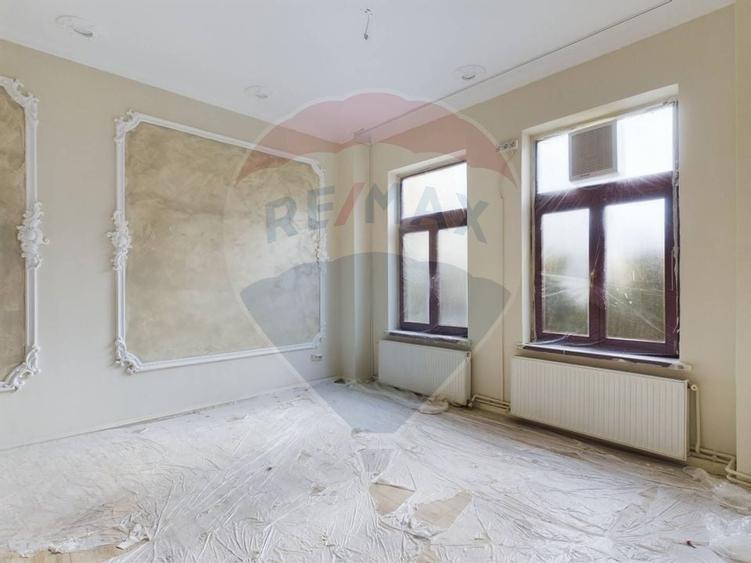 Se vinde spatiu comercial cu 2 saloane 2 bucatarii Ultracentral - 12