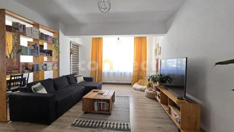 Apartament de 3 camere, 2 dormitoare, 2 bai, logie, mobilat si utilat.