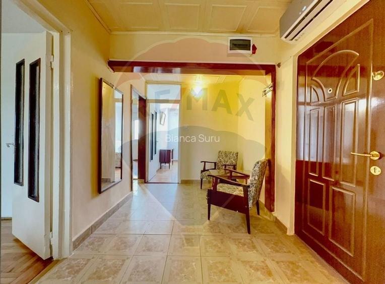Apartament cu 3 camere de vanzare in zona Aradului