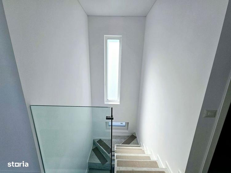 Casa rezidentiala cu vedere libera spre lac si acces asfaltat - 2