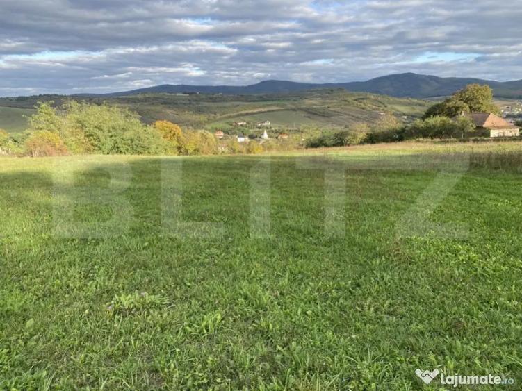 Teren intravilan in localitatea Aghires in suprafata de 1350 - 1