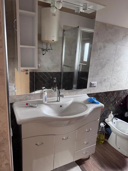 Casa spatioasa cu etaj si curte - 3