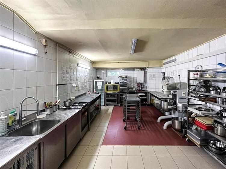 VANZARE SPATIU COMERCIAL CU LABORATOR PRODUCTIE, ULTRACENTRAL IN BRASOV - 8