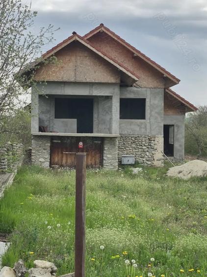 Casa se vanzare, comuna Balesti, sat Cornesti - 2