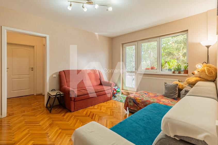 Apartament cu 3 camere semidecomandat, mobilat în Planete