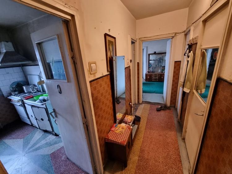 Clinica Luxor- 9 Mai- Ultracentral-3 camere/etaj 3, necesită renovare - 9