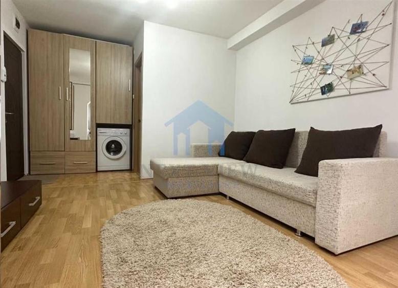 Garsoniera, Intre Lacuri - 6