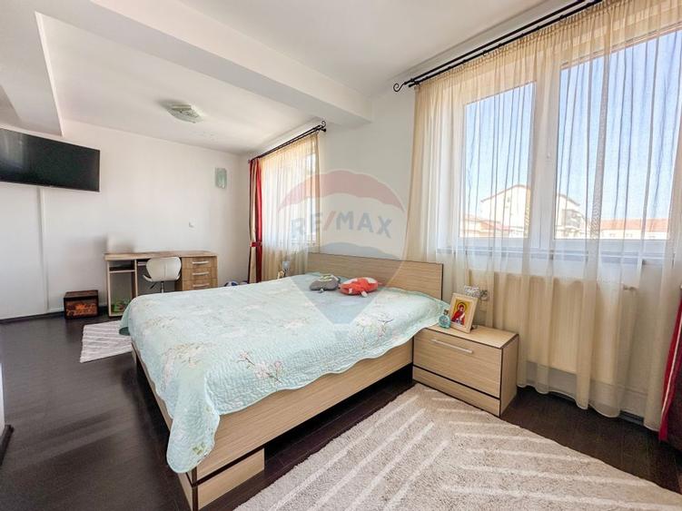 Apartament cu 3 camere Vasile Aaron - 9