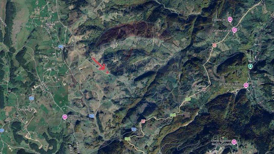 Priveli?te superba catre mun?i | 1924 mp | Apa ?i curent pe teren - 9