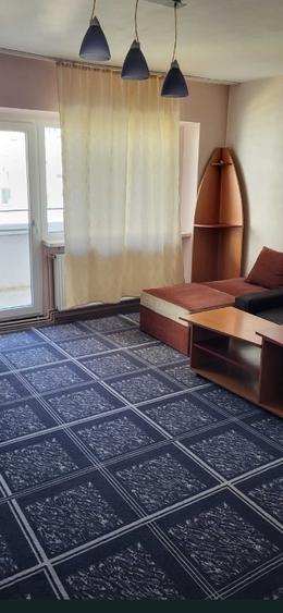 Garsoniera spatioasa- Str Carpatilor- intrare Racadau - 6