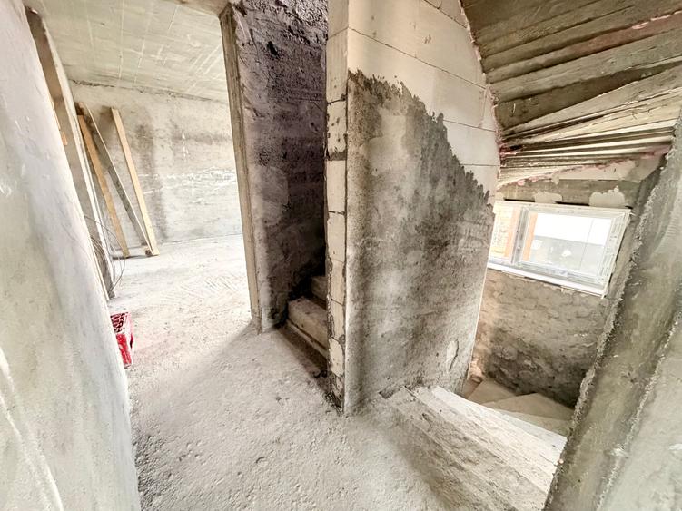 Casa deosebita P+1+M. Strada asfaltata. Constructie noua. - 11