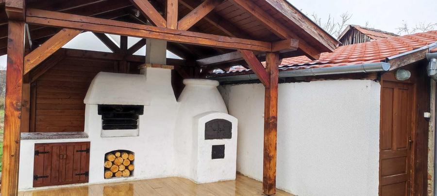 Casă cu 4 camere în Central