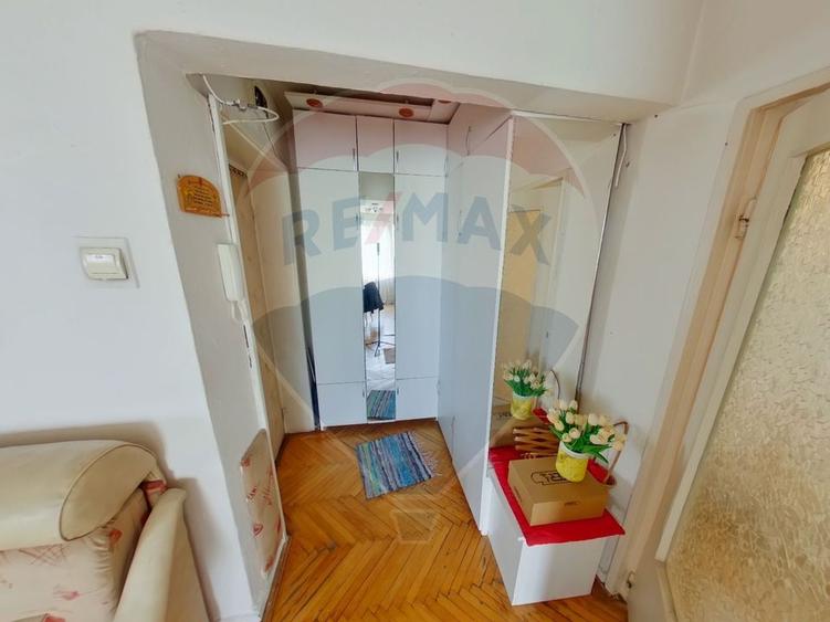 Apartament cu 3 camere de vanzare Str. 1 Mai - 2
