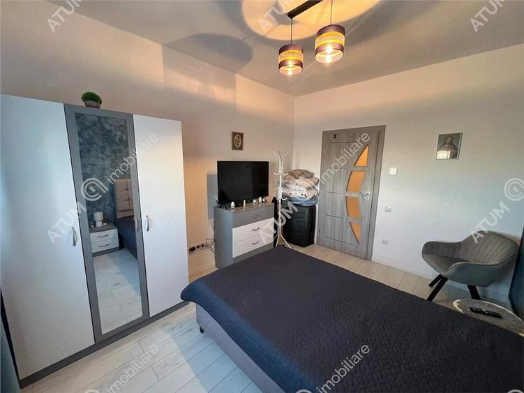 Apartament cu 3 camere decomandat în Est