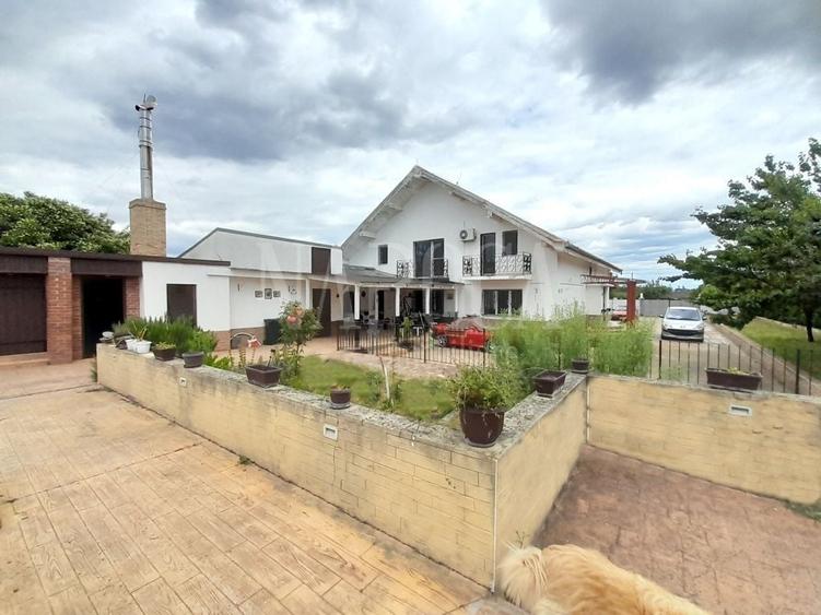 Casa 5 camere de vanzare in Sanmartin - 1