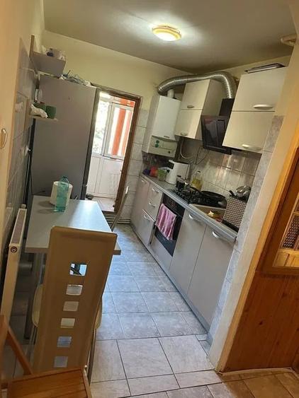 Apartament cu 2 camere, decomandat, etaj 1/4, zona Dacia - 1