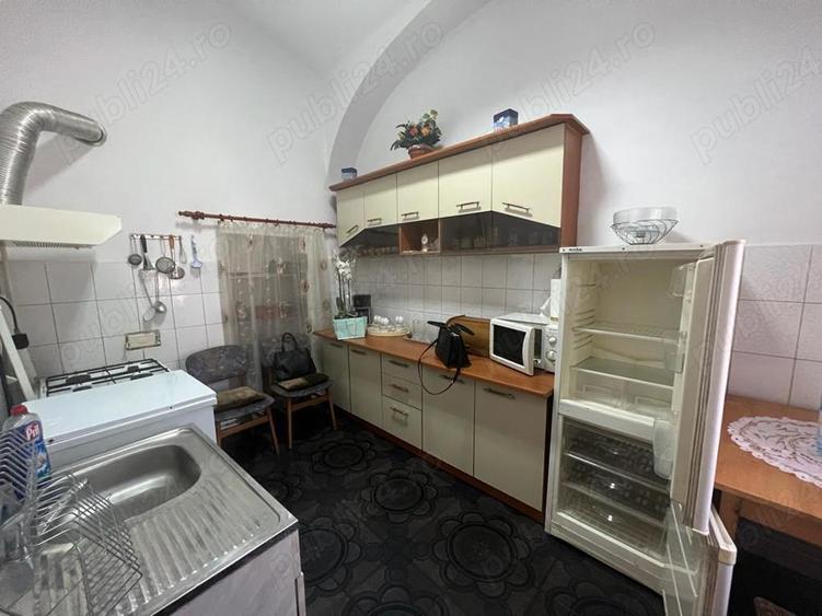 Inchiriez apartament 3 camere zona Boul Rosu - ID : RH-41310-property - 3